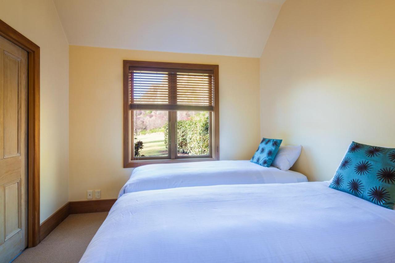 Wharenui Holiday Home By Majordomo Arrowtown Habitación foto