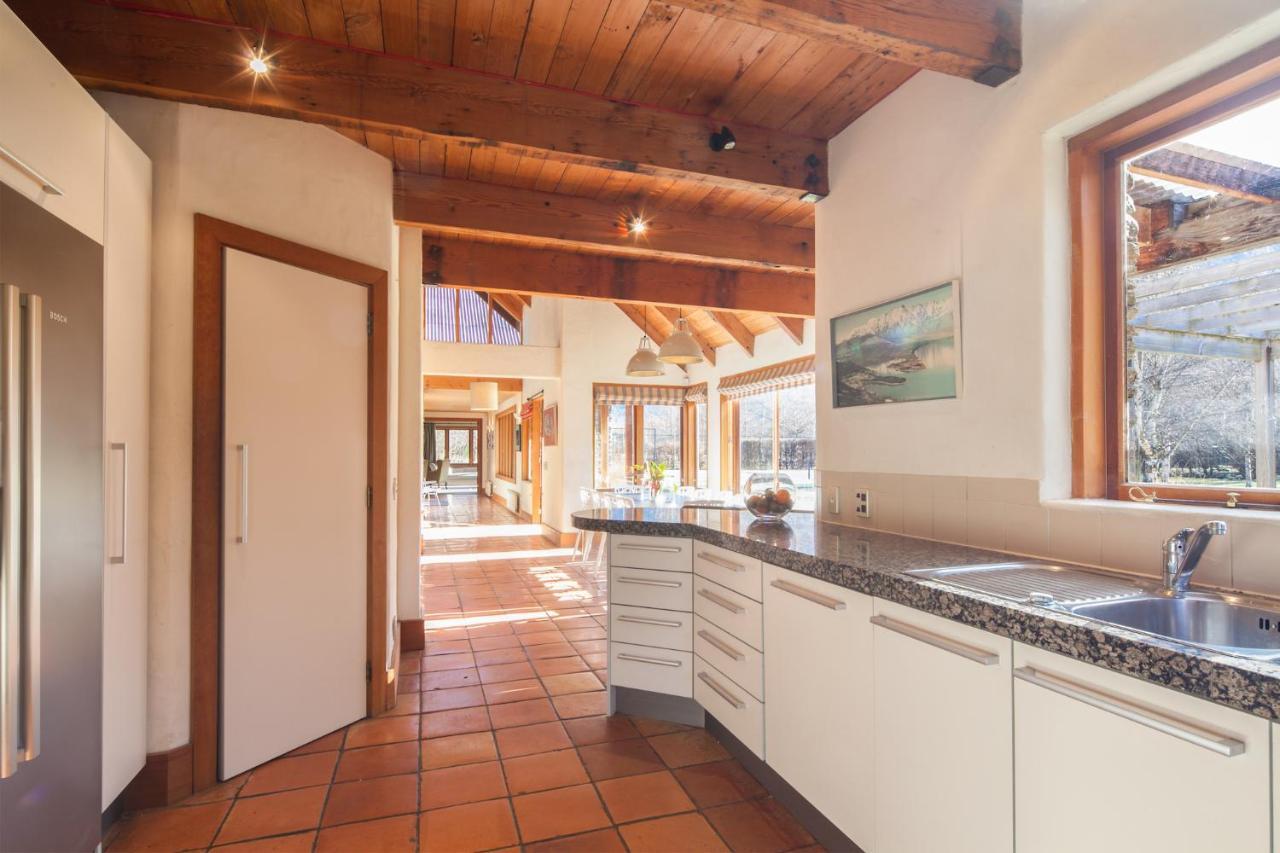Wharenui Holiday Home By Majordomo Arrowtown Habitación foto